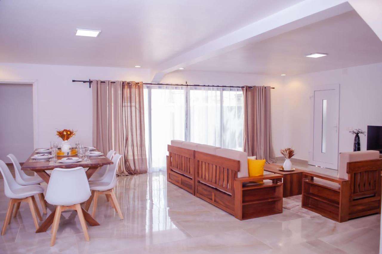 Ampifitia Guest House أنتاناناريفو المظهر الخارجي الصورة