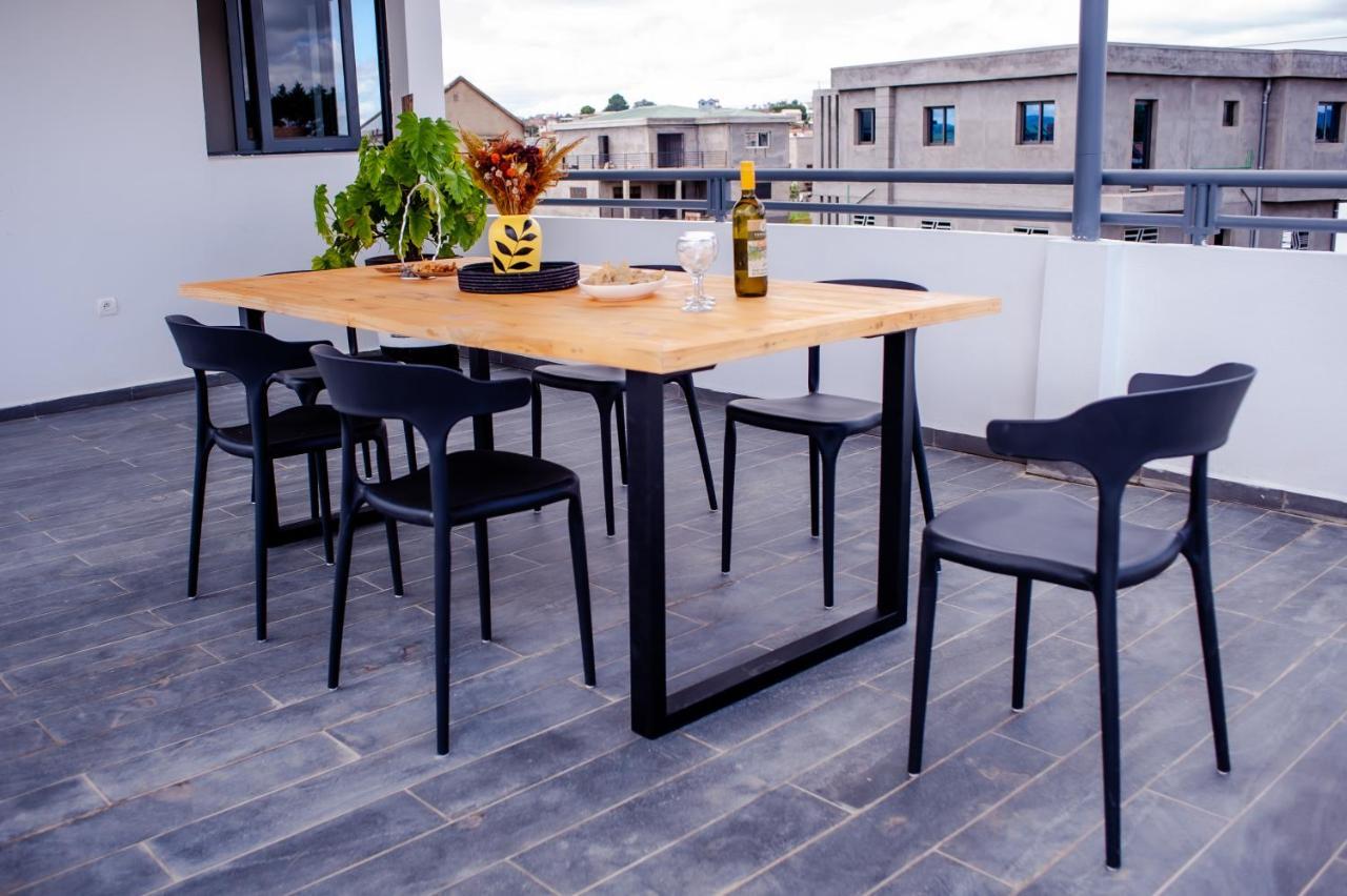 Ampifitia Guest House أنتاناناريفو المظهر الخارجي الصورة