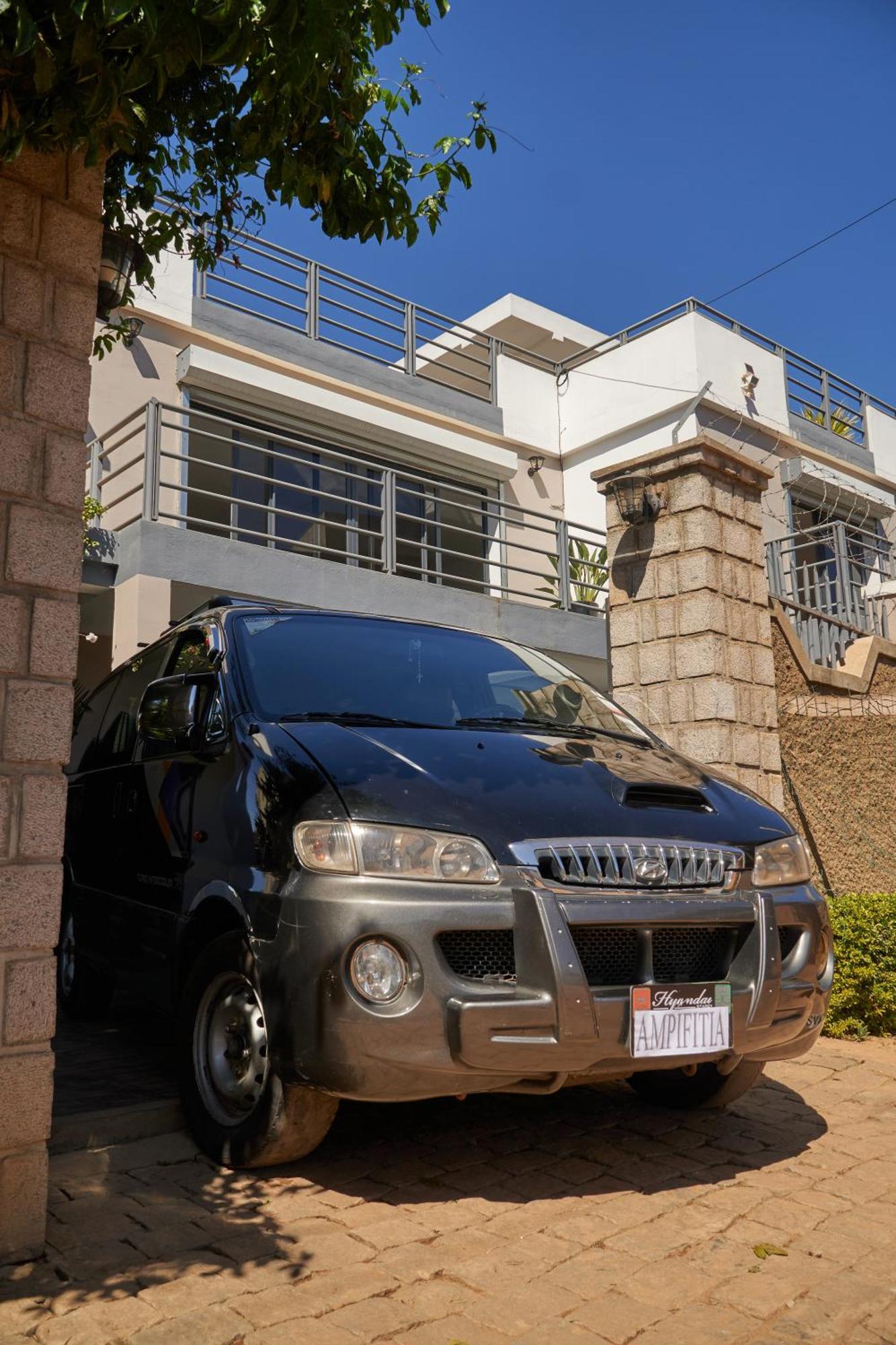 Ampifitia Guest House أنتاناناريفو المظهر الخارجي الصورة